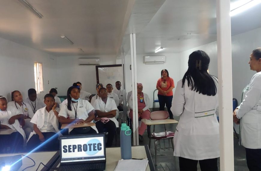 Hospital Antonio Musa capacita a su personal sobre higiene de manos, uso de EPP y manejo adecuado de desechos