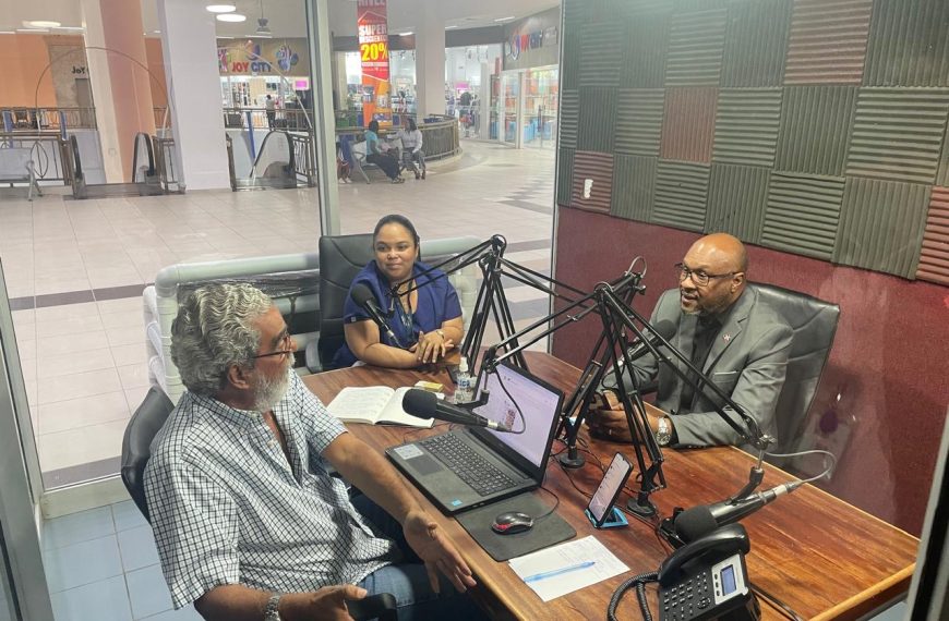 Director y subdirectora del Hospital Antonio Musa participan en La Familia 103 para conversar sobre los avances y logros de su gesti&oacute;n